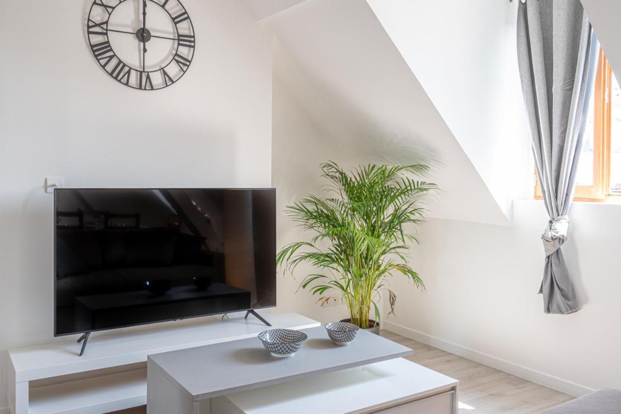 T3 Lumineux Proche Chateau Tout Equipe Rambouillet Exterior photo